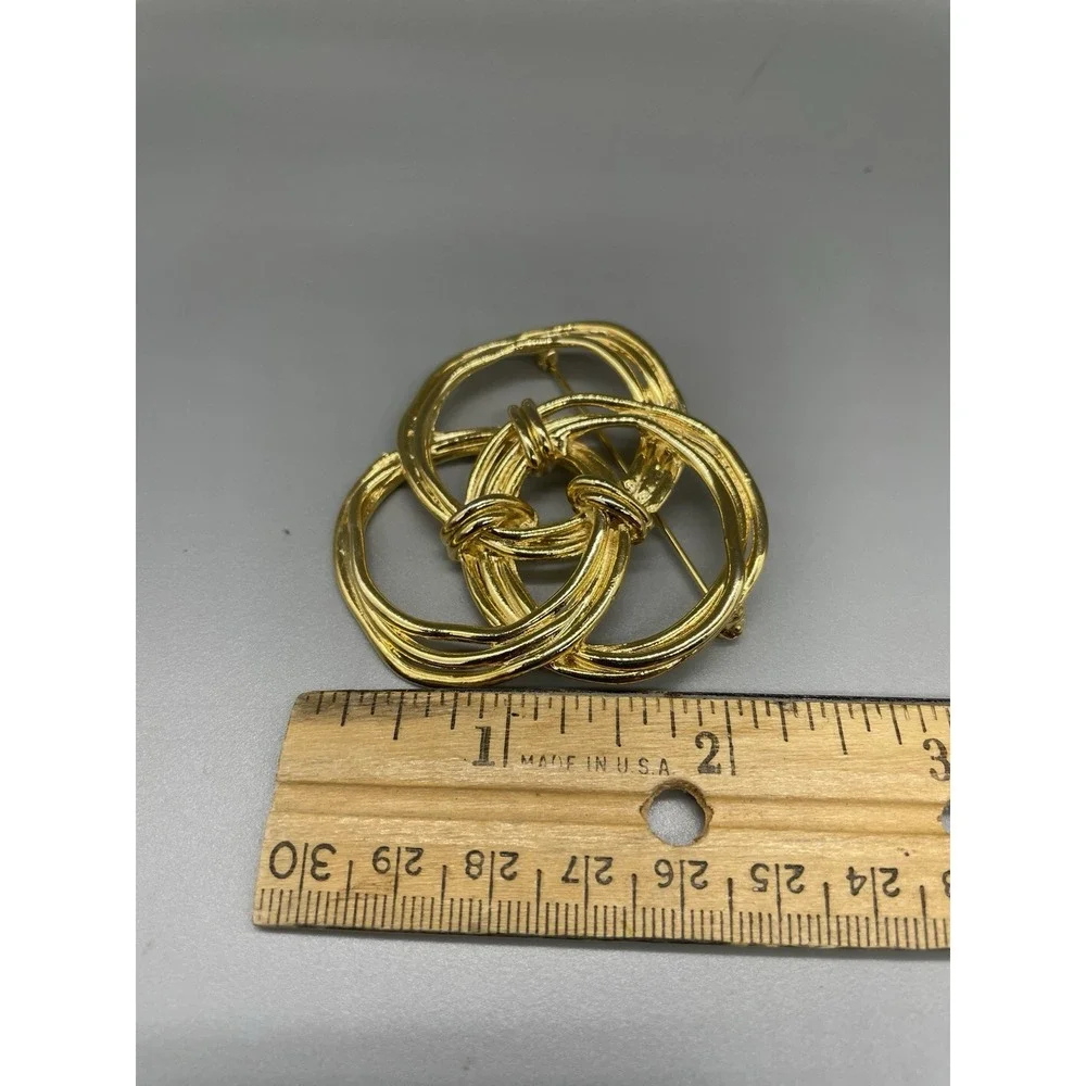 Vintage Infinity‎ Celtic Knot Goldtone Brooch Pin